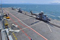 Adestramento conjunto prepara militares para emprego de helicópteros em navios da Marinha