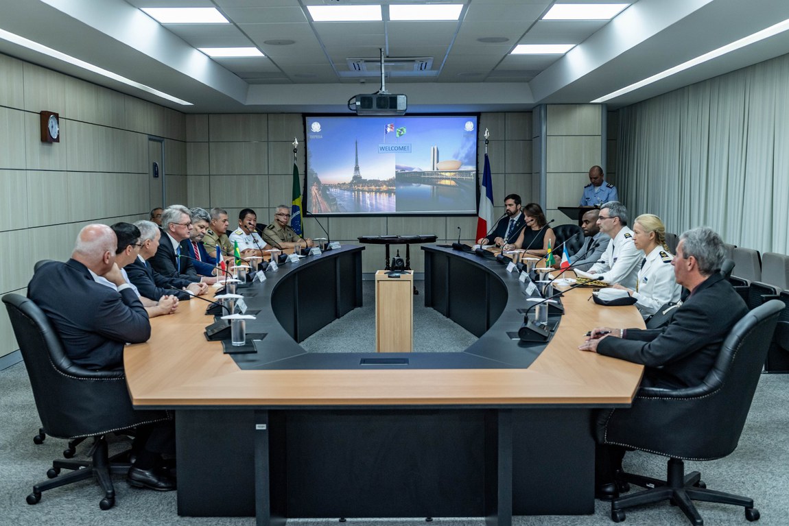 20240328 - Assinatura da carta de intenções BRA - FRA - Imagem 2.jpg