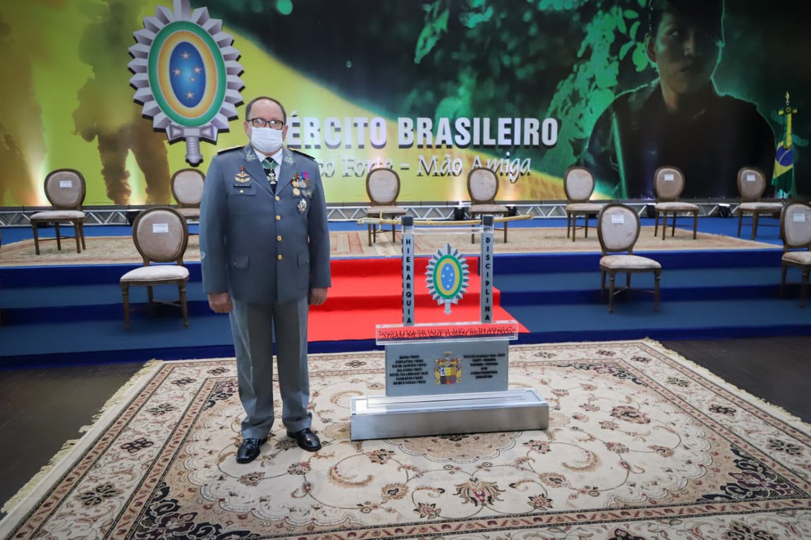 File:19 04 2022 - Cerimônia do Dia do Exército, com a Imposição da Ordem do  Mérito militar e da Medalha Exército Brasileiro (52016138238).jpg -  Wikimedia Commons