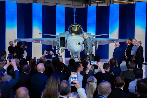 Foto 1 - gripen supersonico.jpg