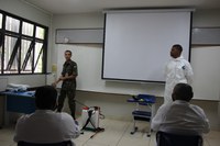 Forças Armadas higienizam locais públicos no Rio de Janeiro e realizam doação de sangue