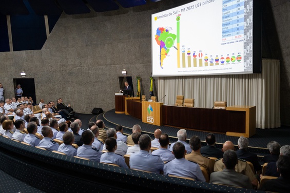 José Mucio abre Curso de Altos Estudos em Defesa da ESD 20260319 - Aula ESD 2.jpg