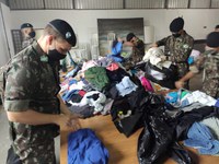 Militares da Brigada de Cavalaria auxiliam na Campanha Aquece MS