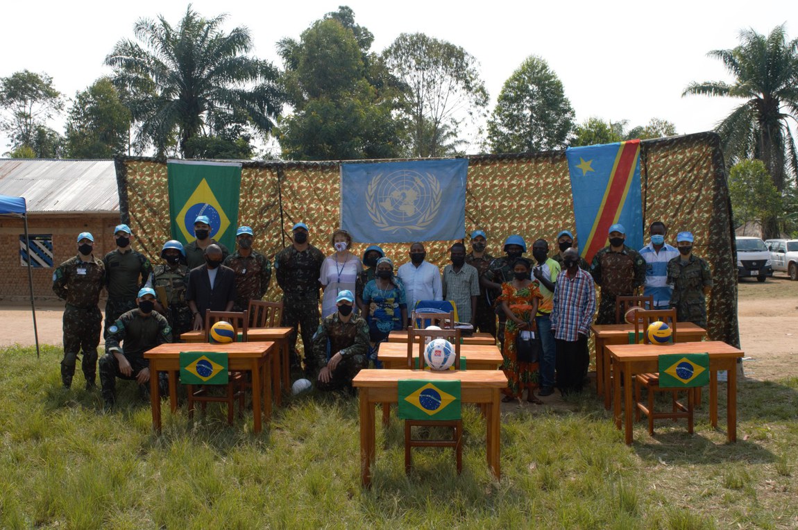 Doação das cadeiras2.jpg