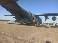 Militares empregam aeronaves para auxiliar no combate ao incêndio no Pantanal