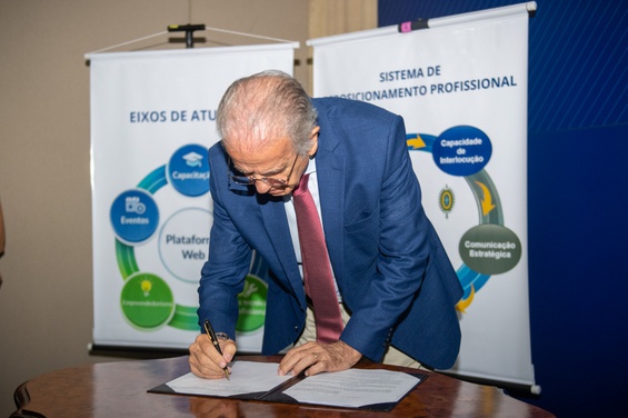 Hisaac Gomes-MD-6757.jpg