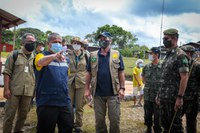 Ministro da Defesa acompanha atendimento aos brasileiros no extremo norte do País