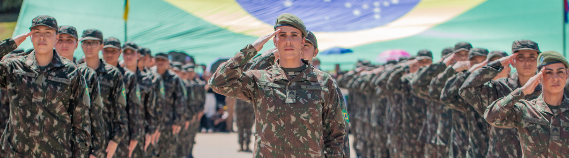 Ministro da Defesa acompanha incorporação das primeiras mulheres ao Serviço Militar Inicial