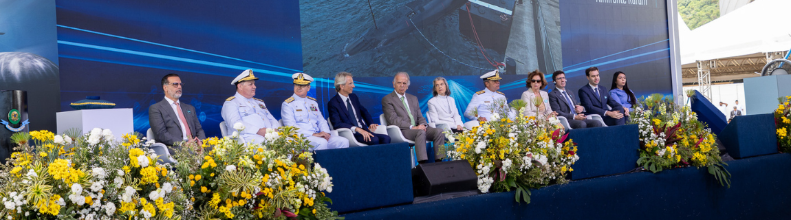 Ministro da Defesa acompanha lançamento de submarinos e reforça soberania marítima