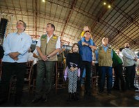 Ministro acompanha Presidente da República em visita a feira no Paraná