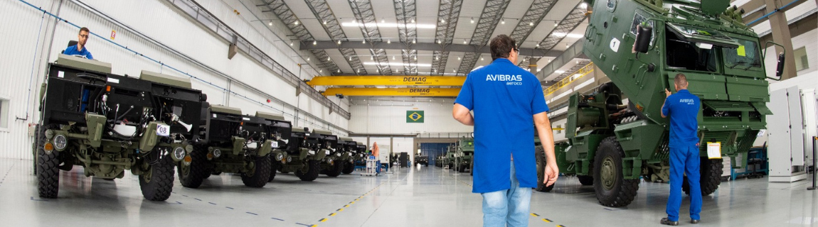 Ministro da Defesa participa de visita institucional às instalações da Avibras em São Paulo