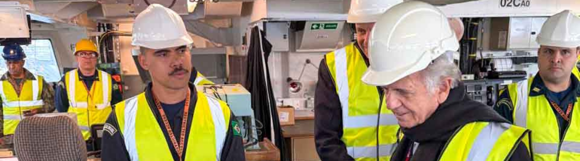 Ministro da Defesa visita novo navio da Marinha e ressalta ganho operacional para o Brasil