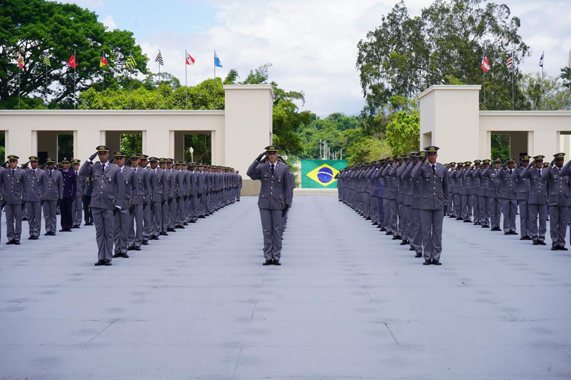 20241125 - EB cerimonia entrega de espada 2.jpeg