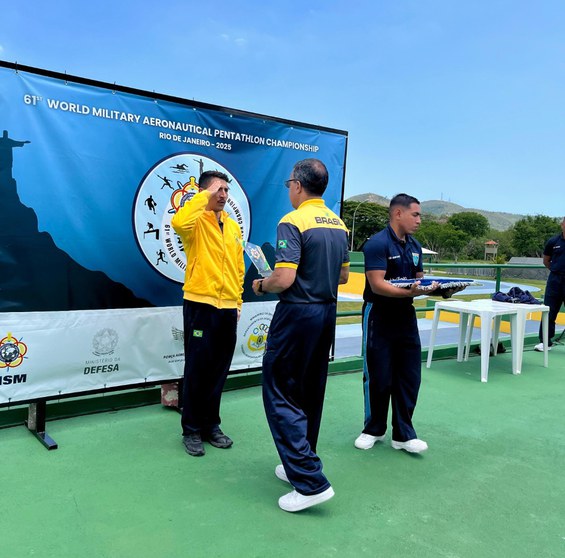 20251113-Pentatlo entrega 1.jpg