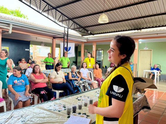 Foto encerramento4.jfif