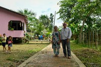 Pavimentação e escola beneficiam comunidades longínquas do Acre
