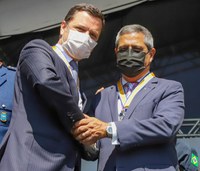 Polícia Rodoviária Federal condecora Ministro da Defesa com Medalha Washington Luis