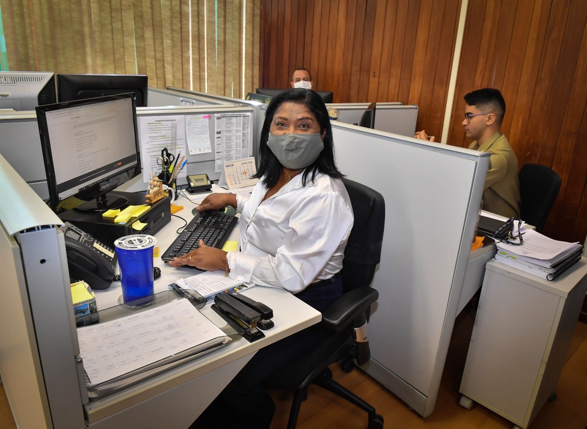 Maria do Socorro Carvalho trabalha há 28 anos na Defesa e valoriza o aprendizado adquirido ao longo da carreira