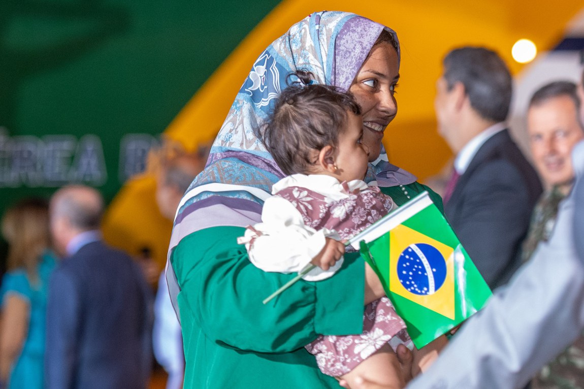 Primeiros brasileiros que estavam na faixa de gaza chegam ao Brasill