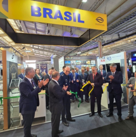 MD firma memorandos para ampliar exportações de defesa durante feira no Chile