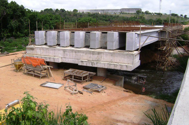 Atenção usuário: desvio de tráfego na BR-101/PB para içamento de vigas