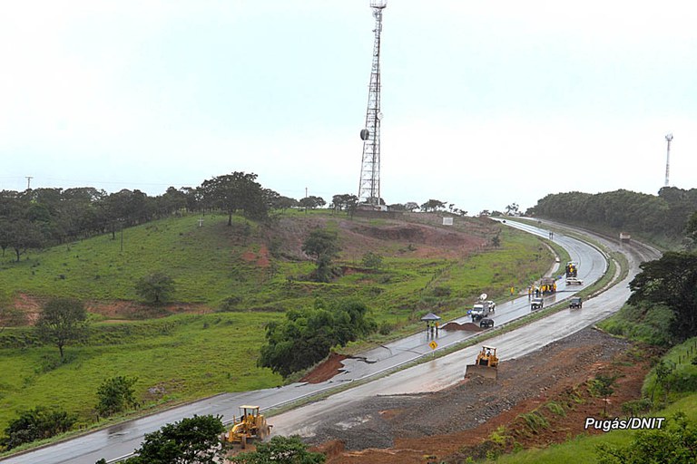 Fluxo na BR-060 em Alexânia/GO está liberado