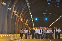 Caminhada do presidente Lula em túnel de 1,8 km inaugura duplicação da BR-101/RS