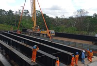 Construção de ponte sobre o Rio Curuçá, na BR-319/AM está 75% executada