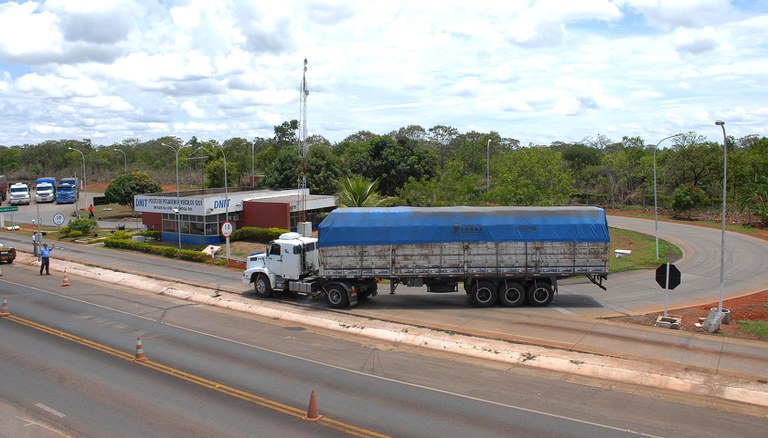Controle de peso e de velocidade também assegura boa trafegabilidade das rodovias