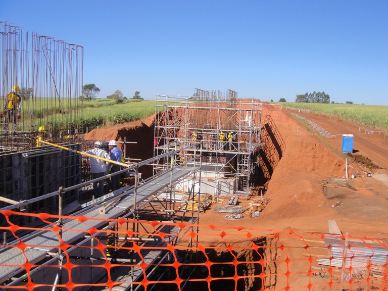 Diretor do DNIT visita obras do contorno ferroviário de Araraquara