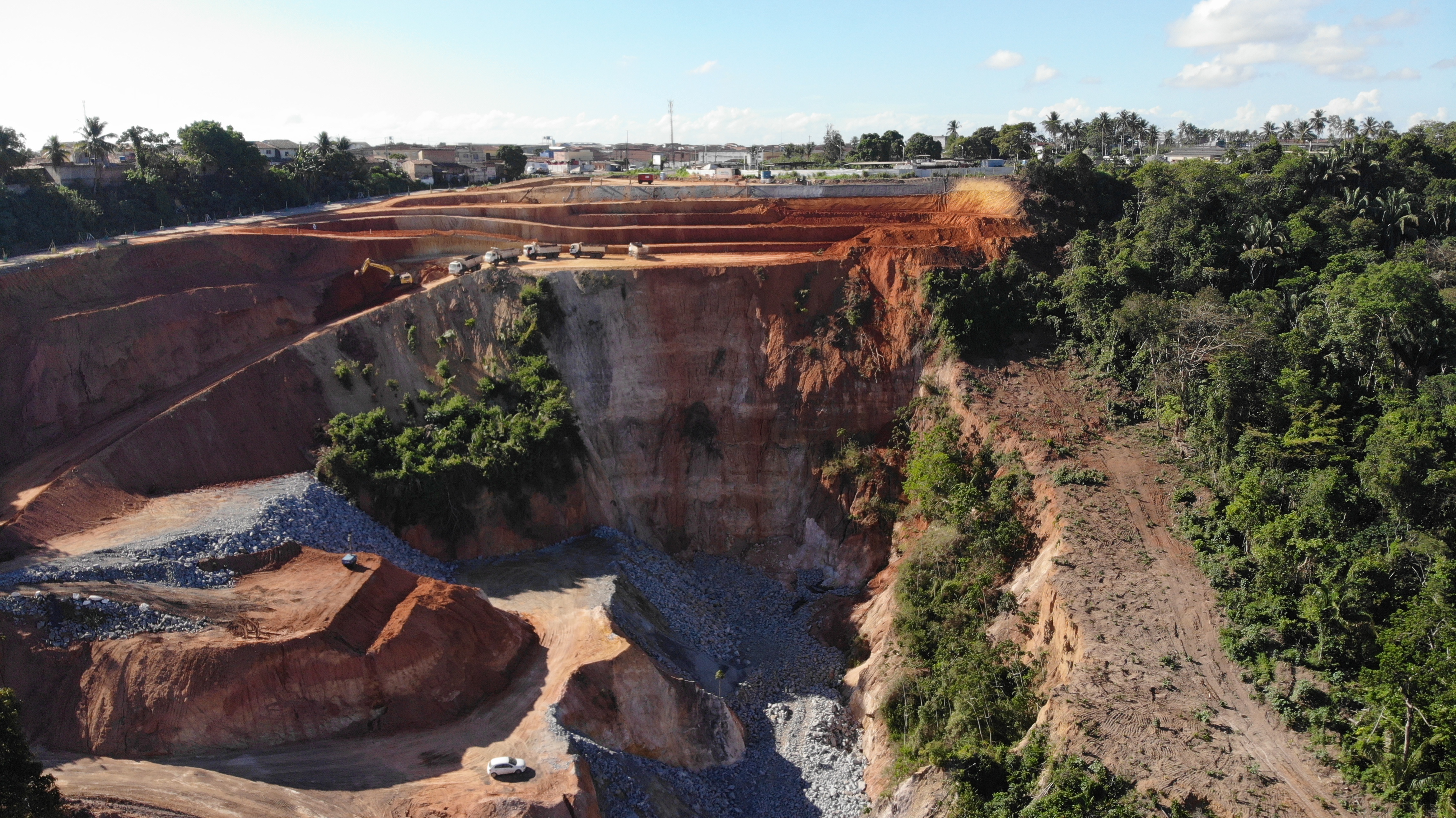 Serviços de recuperação de erosão na BR-101/AL
