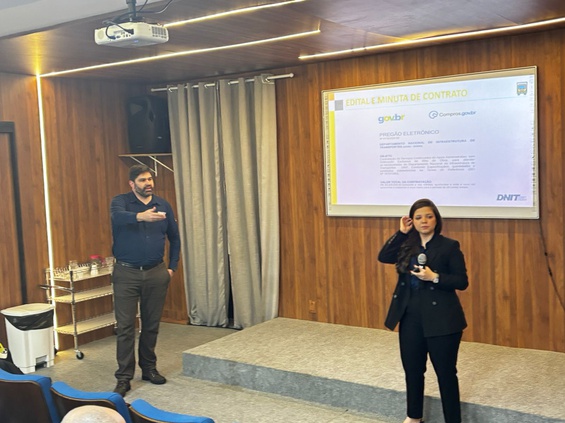 Rafael Gerard de Almeida Demuelenaere e Nathalia Prado Radel