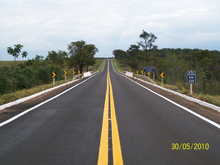 DNIT cumpriu mais de 65% da meta de sinalização de rodovias em 2010