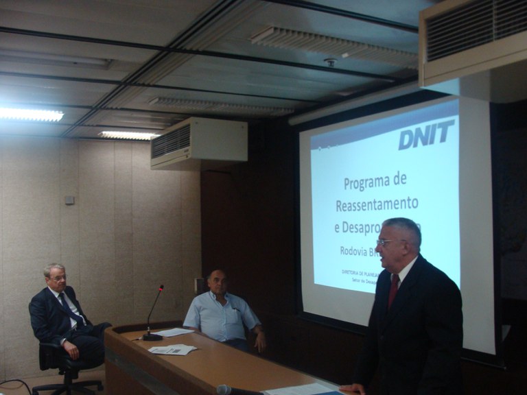 DNIT discute reassentamento de famílias referente às obras na BR-381/MG