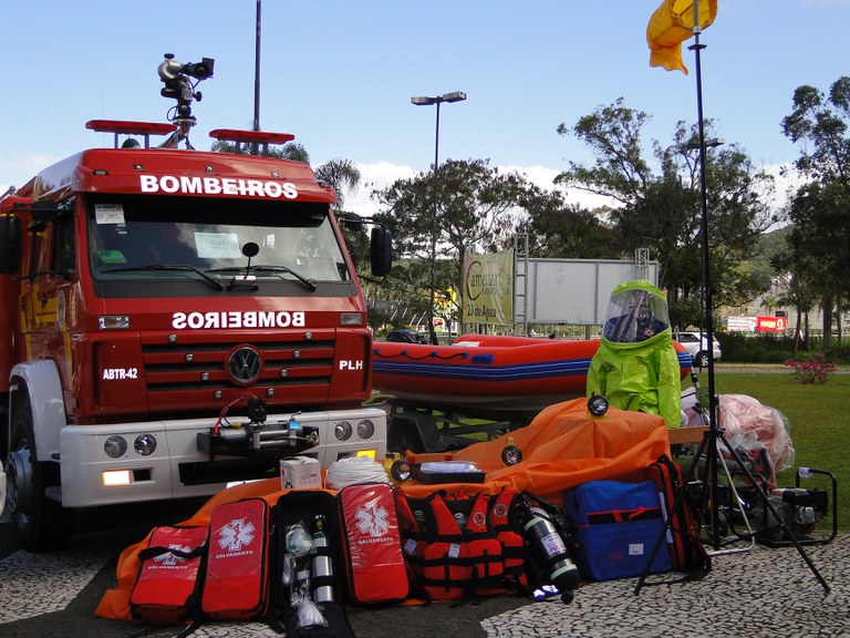 DNIT entrega equipamentos à Defesa Civil de SC