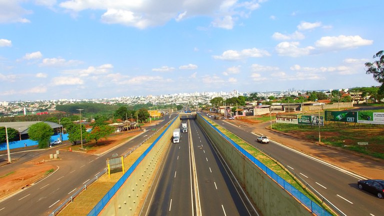 Trincheira do Taiaman BR-365 Uberlândia1.jpg