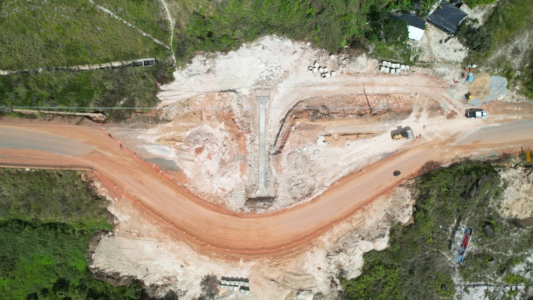 Reconstrução de bueiro hidráulico na BR-174/RR
