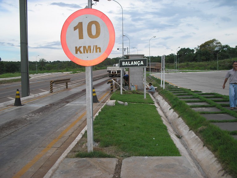 DNIT faz operação para coibir excesso de carga