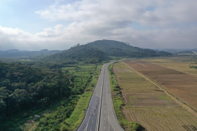 Novas pistas no km 53