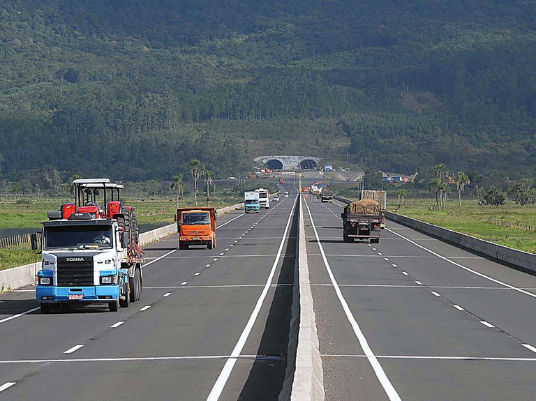 BR_101 RS Osório_Torres _ 13 Mai 2010 - BR_101 Tunel entre Osório e Terra de Areia_.jpg