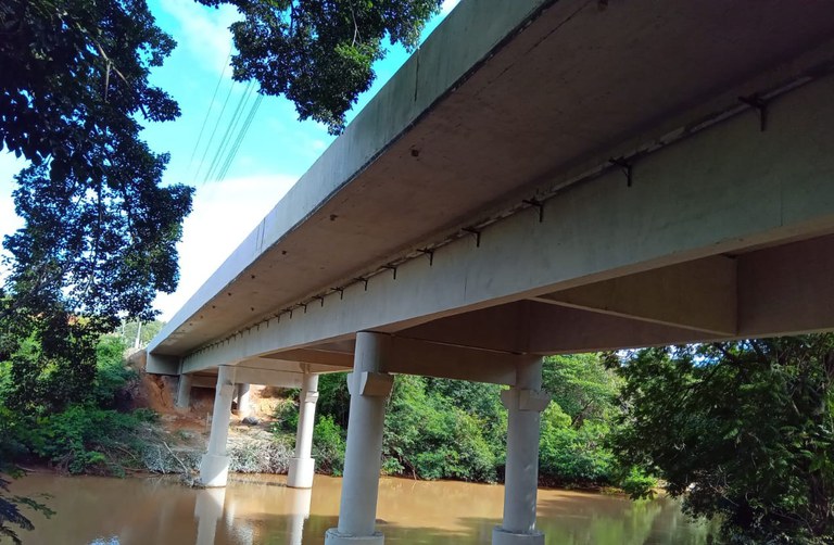 Ponte Sobre Rio Guandú F 11.jpg