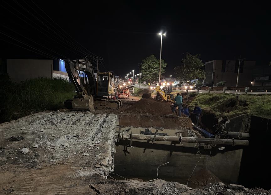 Obras de construção de pontes na BR-364/RO