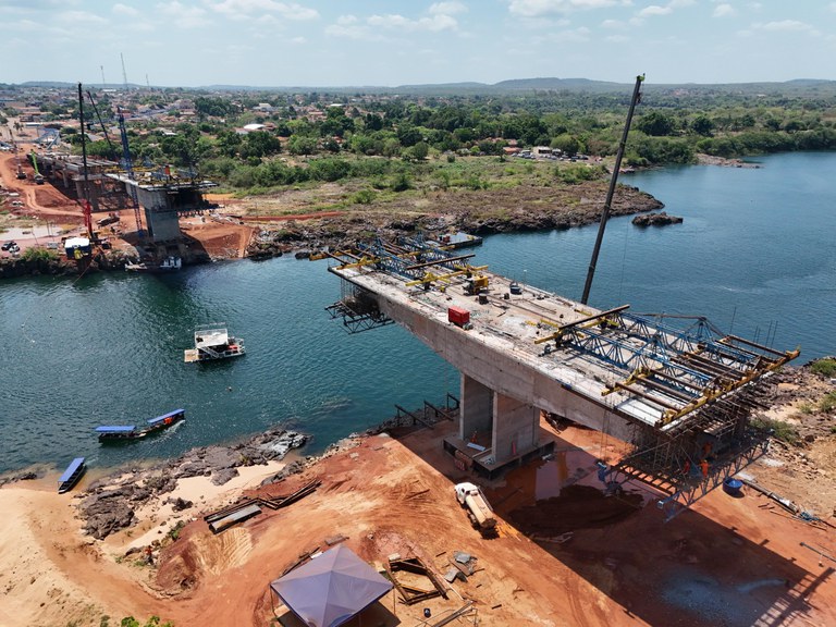 Na divisa entre Tocantins e Maranhão avançam as obras da Ponte de Estreito, na BR-226