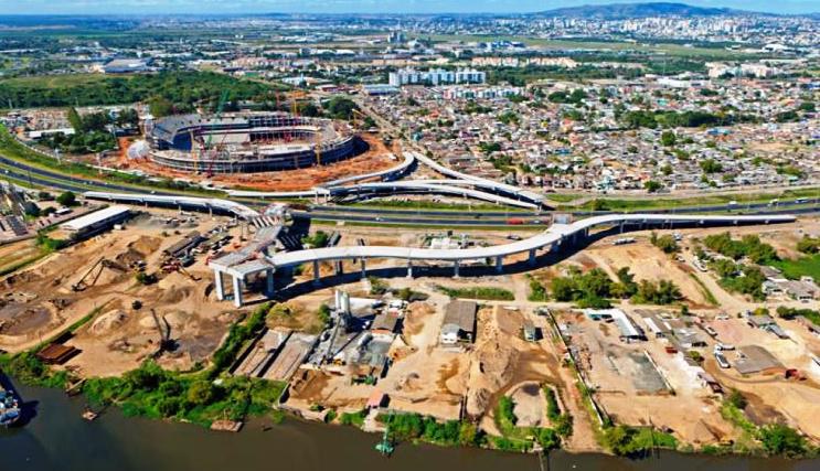Obras do viaduto na BR-448 interferem no fluxo da Freeway