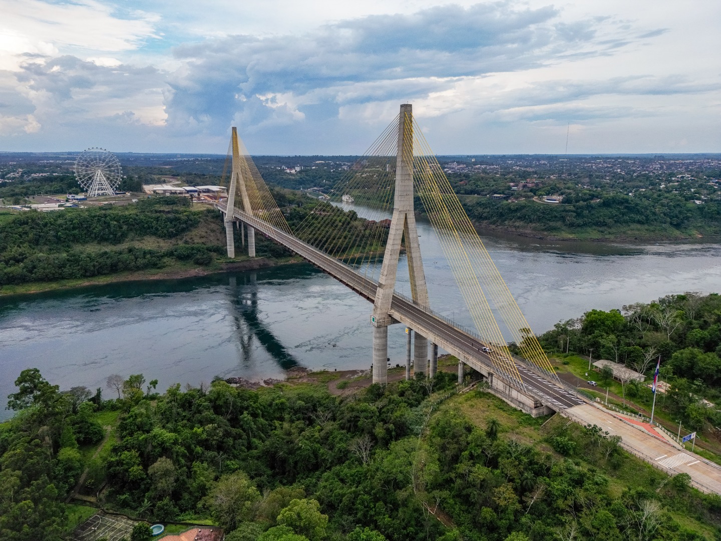 A obra é uma parceria do DNIT com o governo do Paraná e Itaipu binacional