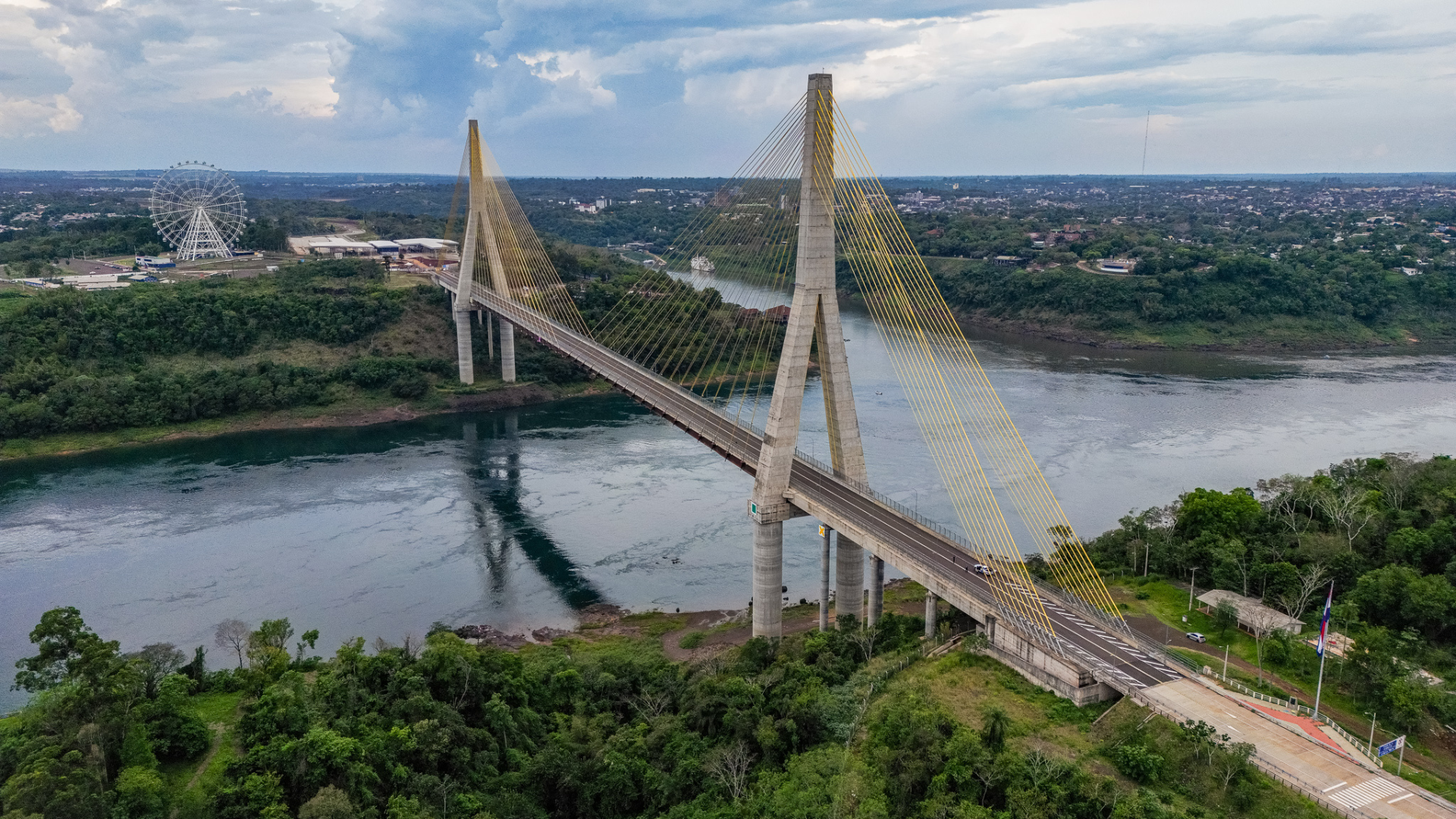 A obra é uma parceria do DNIT com o governo do Paraná e Itaipu binacional