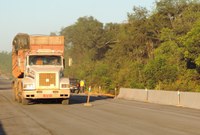 Ponte sobre o Rio Água Limpa, localizada na BR-242 em Mato Grosso, éiberada para tráfego