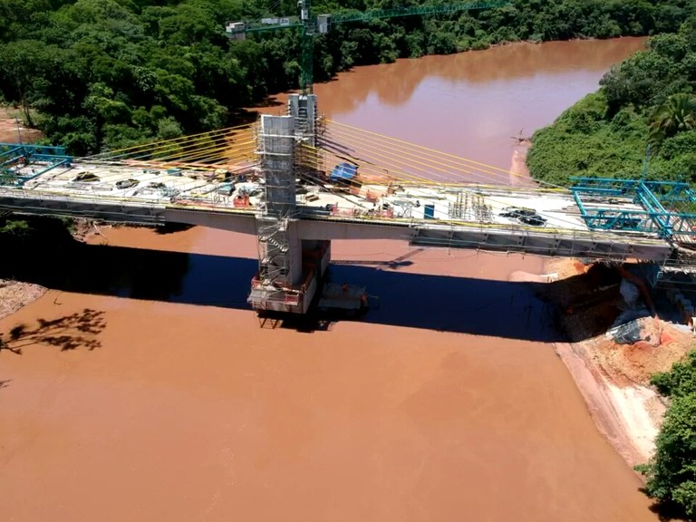 Ponte sobre o rio Garças
