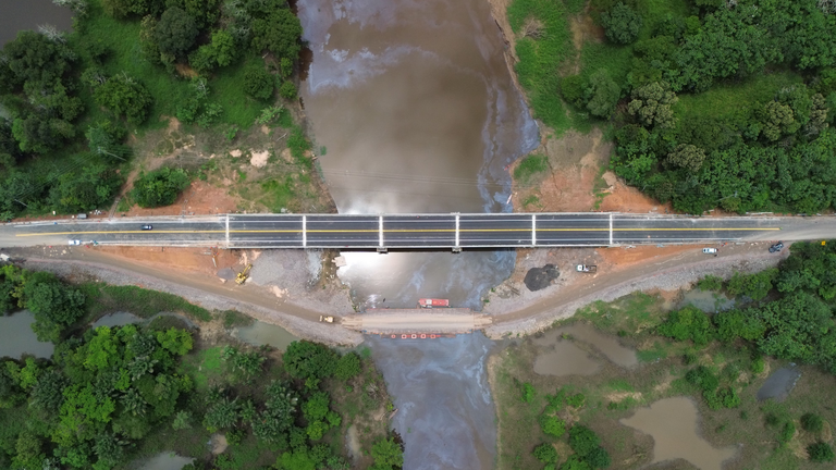 Nova ponte sobre o Rio Curuçá