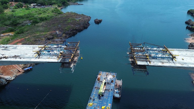 Construção da nova estrutura entre Estreito (MA) e Aguiarnópolis (TO)